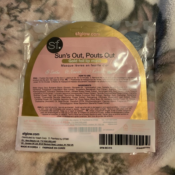 in the package lip foil masks (4 count) - Picture 2 of 2